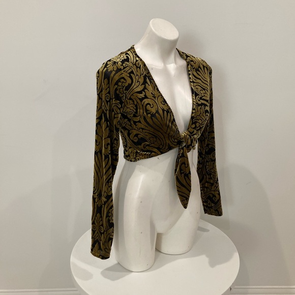 NEW Boohoo Black Gold Damask Velvet Long Sleeve Tie Crop Top M - Picture 7 of 13
